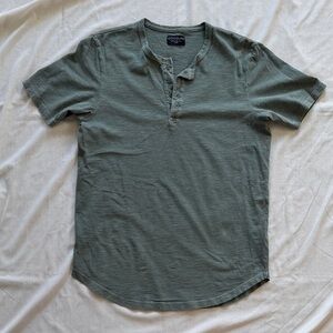 Goodlife Men's Olive Short Sleeve Henley
